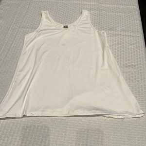 ERGE girls sleeveless large white top
